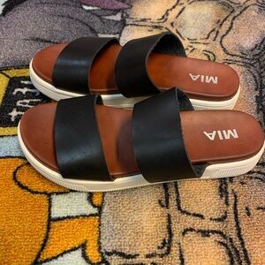 Leather Mia sandals. EUC! Sz 6.5